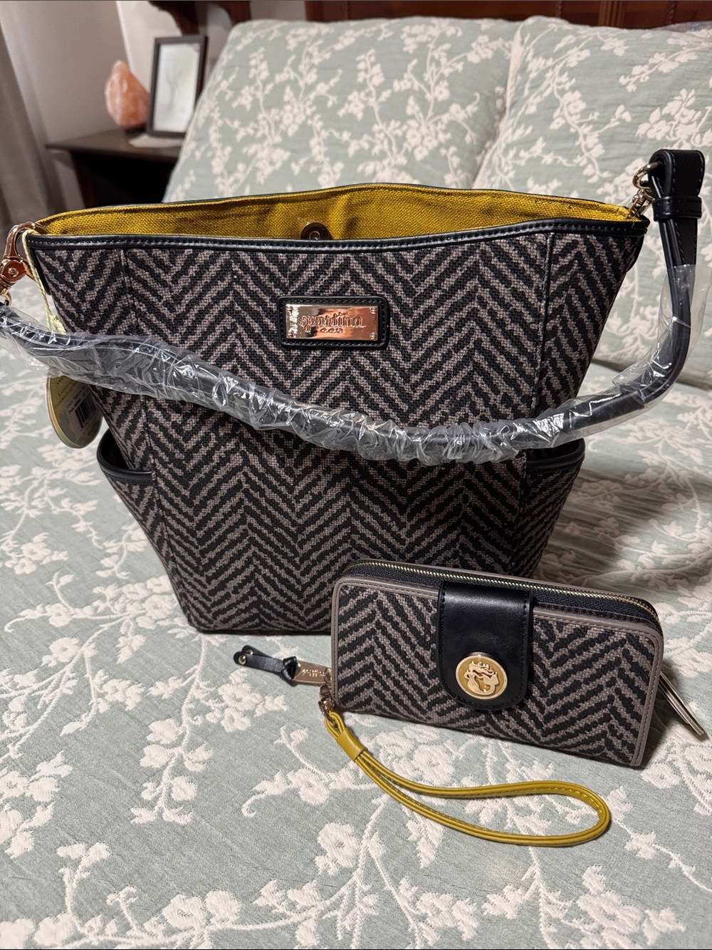 Spartina Lorelei Hobo Black Chevron Tote with Yellow Lining and Matching Wallet